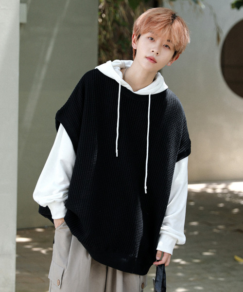 neos（ネオス）の「【neos -addictive design-】ビッグシルエット クルーネック ワッフル ベスト（ベスト・メンズ・ブルー/グリーン/ブラック/イエロー/チャコールグレー/アイボリー・LARGE/MEDIUM）」の7枚目の写真