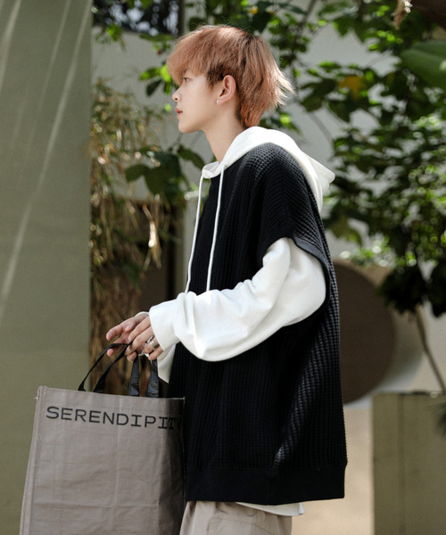 neos（ネオス）の「【neos -addictive design-】ビッグシルエット クルーネック ワッフル ベスト（ベスト・メンズ・ブルー/グリーン/ブラック/イエロー/チャコールグレー/アイボリー・LARGE/MEDIUM）」の9枚目の写真