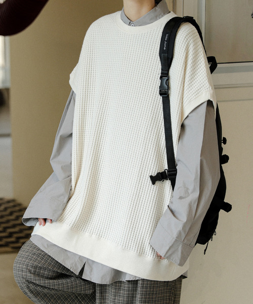 neos（ネオス）の「【neos -addictive design-】ビッグシルエット クルーネック ワッフル ベスト（ベスト・メンズ・ブルー/グリーン/ブラック/イエロー/チャコールグレー/アイボリー・LARGE/MEDIUM）」の16枚目の写真