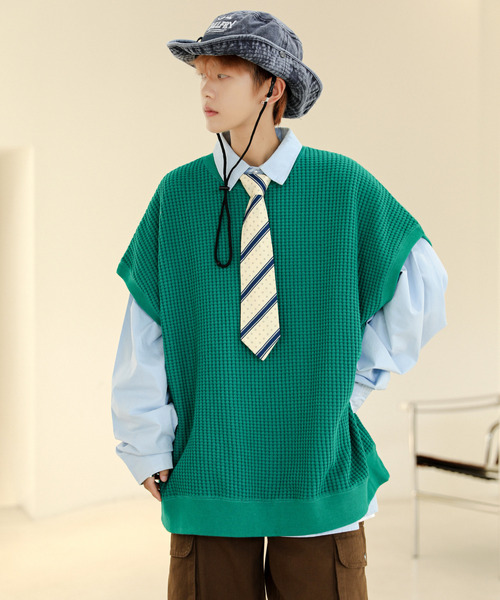 neos（ネオス）の「【neos -addictive design-】ビッグシルエット クルーネック ワッフル ベスト（ベスト・メンズ・ブルー/グリーン/ブラック/イエロー/チャコールグレー/アイボリー・LARGE/MEDIUM）」の22枚目の写真