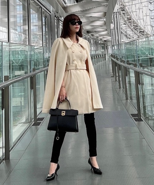 EIMY ISTOIRE（エイミーイストワール）の「アシンメトリーチャームパンプス（パンプス・レディース・ホワイト/ブラック/ピンク/ライム・S/M/L）」の6枚目の写真