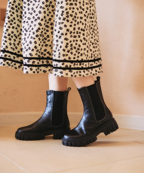idem（イデム）の「platform side gore boots/プラットフォーム厚底サイドゴアブーツ（ブーツ・レディース・アイボリー/ブラック・SMALL/MEDIUM/LARGE）」の12枚目の写真