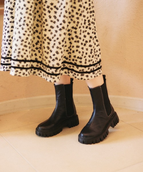 idem（イデム）の「platform side gore boots/プラットフォーム厚底サイドゴアブーツ（ブーツ・レディース・アイボリー/ブラック・SMALL/MEDIUM/LARGE）」の6枚目の写真