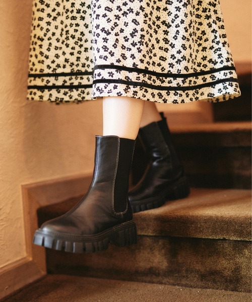 idem（イデム）の「platform side gore boots/プラットフォーム厚底サイドゴアブーツ（ブーツ・レディース・アイボリー/ブラック・SMALL/MEDIUM/LARGE）」の15枚目の写真