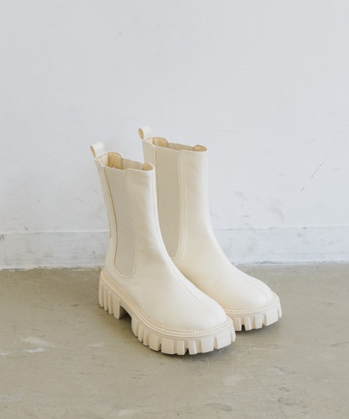 idem（イデム）の「platform side gore boots/プラットフォーム厚底サイドゴアブーツ（ブーツ・レディース・アイボリー/ブラック・SMALL/MEDIUM/LARGE）」の21枚目の写真