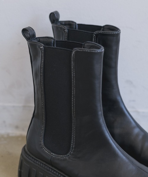 idem（イデム）の「platform side gore boots/プラットフォーム厚底サイドゴアブーツ（ブーツ・レディース・アイボリー/ブラック・SMALL/MEDIUM/LARGE）」の5枚目の写真