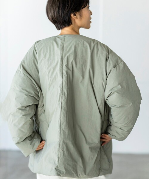 THE SHOP TK （ザ ショップ ティーケー ）の「◆【蓄熱保温/軽量/マフラー付】中綿ノーカラーブルゾン（ブルゾン・レディース・ネイビー/ホワイト系/オリーブ・12/11/10/13）」の21枚目の写真