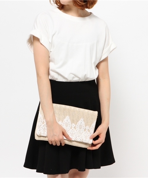 ROSE BUD(ローズバッド)の「(LL ACCESSORIES)B1681A LACE FLAP CLUTCH BAG(クラッチバッグ・レディース・ブラック/クリーム・ONE SIZE)」の3枚目の写真