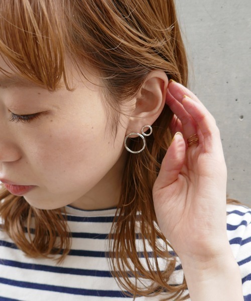 e.m.(イーエム)の「2Pset サークルピアス(S)(ピアス(両耳用)・レディース・シルバー・FREE)」の4枚目の写真