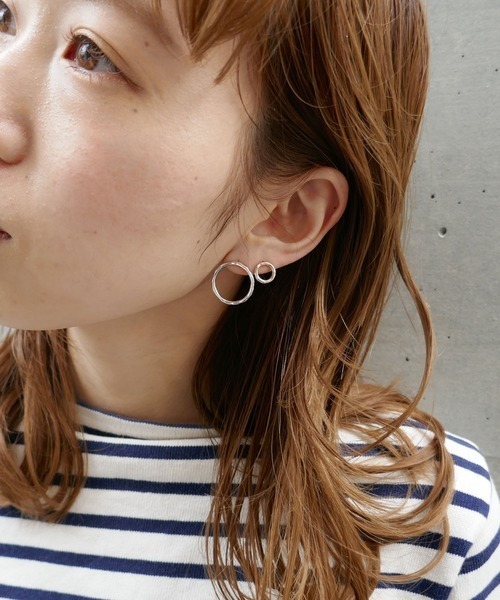 e.m.(イーエム)の「2Pset サークルピアス(S)(ピアス(両耳用)・レディース・シルバー・FREE)」の6枚目の写真