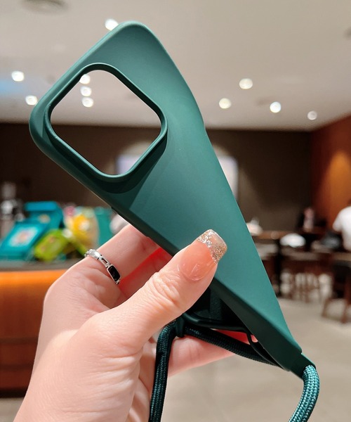 TeddyShop（テディショップ）の「【iPhone14 Pro用】推し色マットカラーネックストラップ付ケース（スマホケース/カバー・レディース・ブラック/ブラウン/ピンク/グリーン/パープル・ONE SIZE）」の17枚目の写真