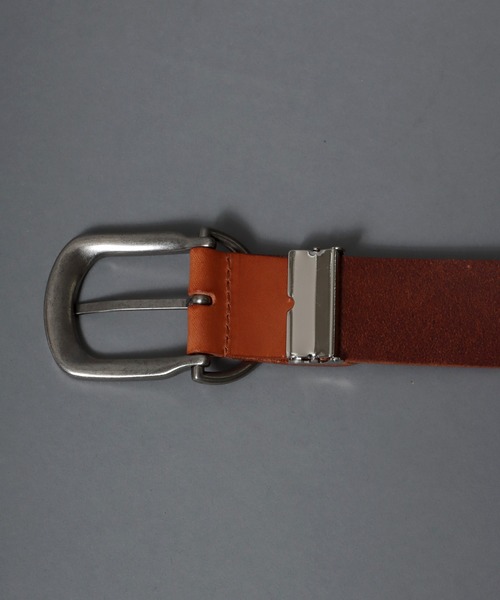 Levi's(リーバイス)の「【Levi's】変形帆型バックル 40mm レザーベルト(ベルト・メンズ・ダークブラウン/ブラウン/ブラック・FREE)」の5枚目の写真