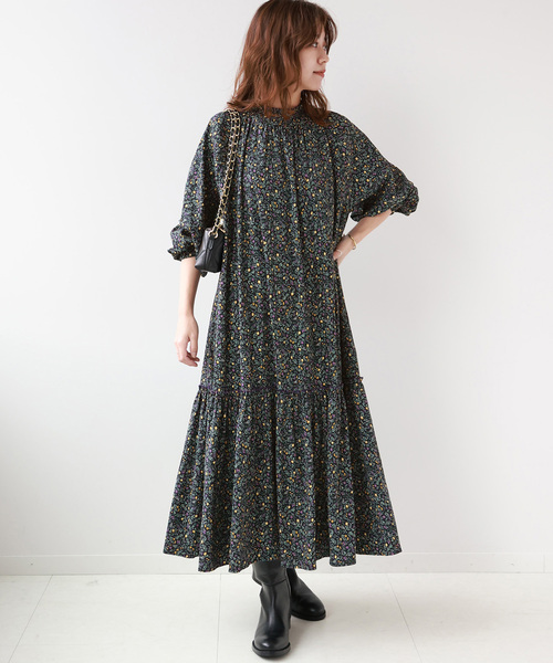 JOURNAL STANDARD relume(ジャーナルスタンダード レリューム)の「ネイビーフローラルシャーリングワンピース(ワンピース・レディース・ネイビー/ダークブルー・FREE)」の6枚目の写真