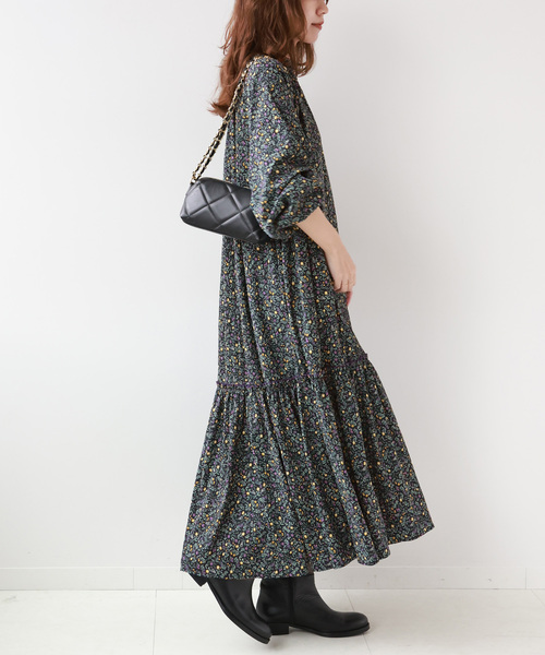 JOURNAL STANDARD relume(ジャーナルスタンダード レリューム)の「ネイビーフローラルシャーリングワンピース(ワンピース・レディース・ネイビー/ダークブルー・FREE)」の8枚目の写真