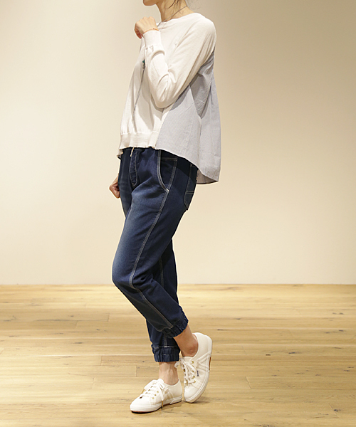 And A（アンドエー）の「コンビSHニット*（ニット/セーター・レディース・ホワイト/ライトグレー/ネイビー・FREE）」の5枚目の写真