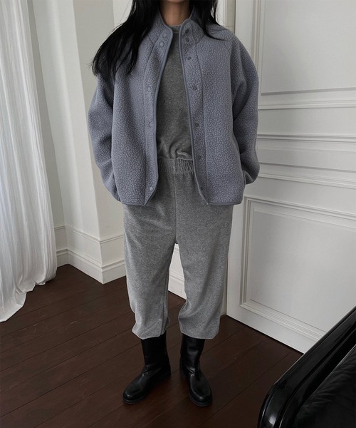 MUYMONA(ムイモナ)の「パイピング ボアジャケット mmw22a030【MUYMONA】【2022AW】(ブルゾン・レディース・ベージュ/ブルー/スミクロ・FREE)」の8枚目の写真