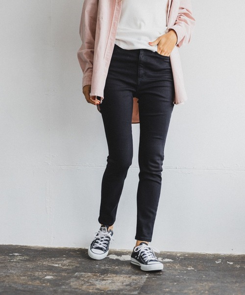 BAYFLOW(ベイフロー)の「スキニージーンズ23SS(デニムパンツ・レディース・ライトブルー/ブラック/オフホワイト/ブルー・24inch/25inch/26inch/23inch/22inch)」の15枚目の写真