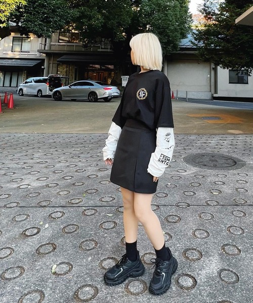 【関税込み】Mugler ブラック スリット ミニスカート 242345F090004_1.jpg
