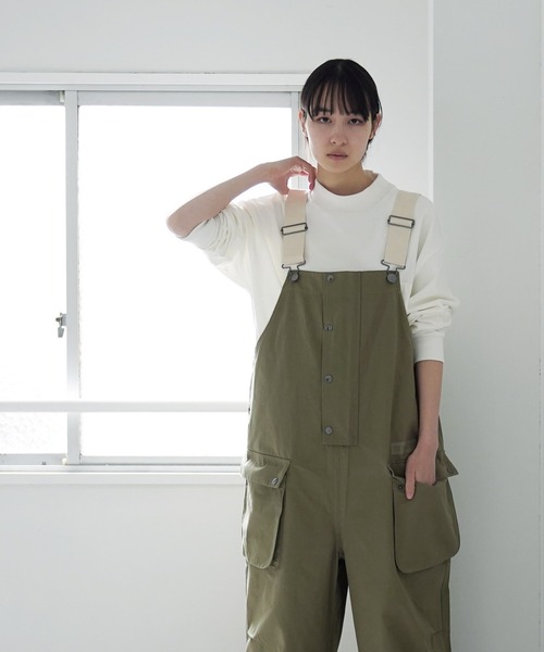 SIERRA DESIGNS(シェラデザイン)の「SIERRA DESIGNS / シエラデザインズ 別注 コラボ オーバーサイズ 肩紐配色カーゴオーバーオール(サロペット/オーバーオール・メンズ・カーキ/ブラック・MEDIUM/LARGE)」の14枚目の写真