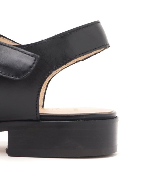 Luca Grossi(ルーカグロッシ)の「【Luca Grossi】グルカサンダル(サンダル・レディース・ホワイト/ブラック・38/36/37)」の5枚目の写真