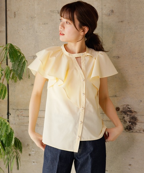 LADYMADE(レディメイド)の「アシメフリルブラウス(シャツ/ブラウス・レディース・ネイビー/ホワイト/イエロー・FREE)」の3枚目の写真