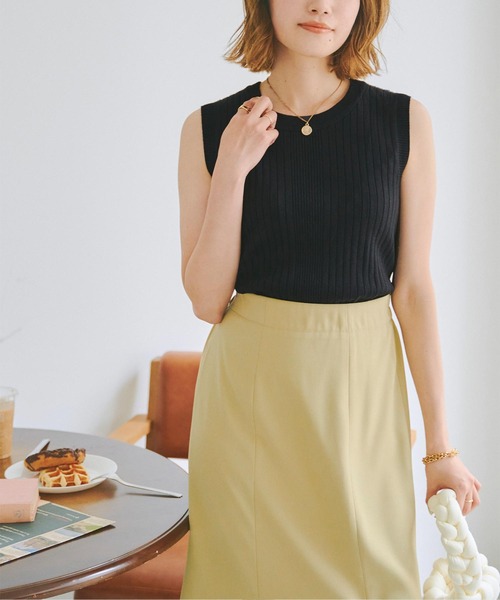 titivate（ティティベイト）の「ノースリーブワイドリブニットトップス（タンクトップ・レディース・ブラック/ライトブルー/アイボリー/グレイッシュベージュ/ダークオレンジ/コーラルピンク/ミント・S/M/L）」の4枚目の写真