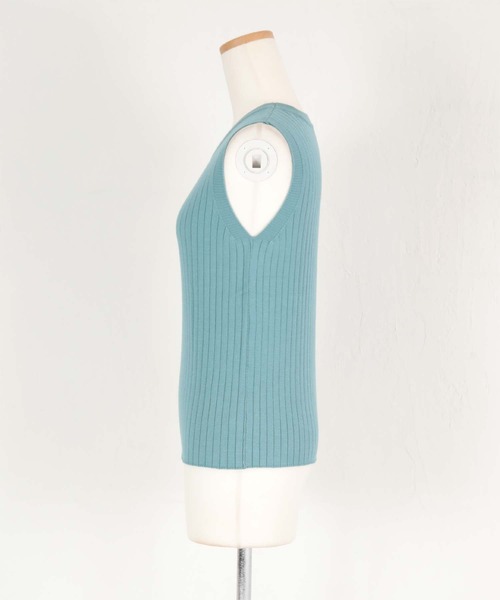 titivate（ティティベイト）の「ノースリーブワイドリブニットトップス（タンクトップ・レディース・ブラック/ライトブルー/アイボリー/グレイッシュベージュ/ダークオレンジ/コーラルピンク/ミント・S/M/L）」の21枚目の写真