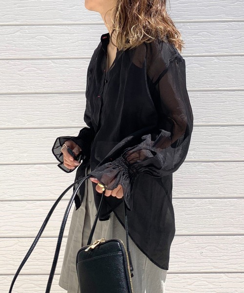 Q（キュー）の「バンドカラーシャーリングブラウス（シャツ/ブラウス・レディース・ブラック/ホワイト/マスタード・MEDIUM）」の10枚目の写真