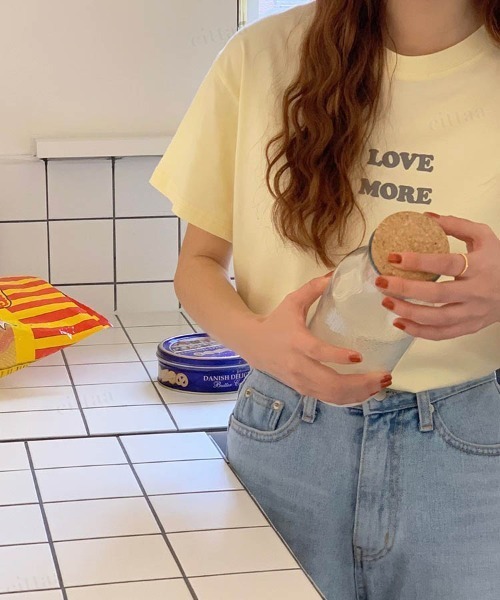 Dalfwin（ダールフィン）の「韓国ファッション LOVEMORE発泡ロゴ半袖Tシャツ（Tシャツ/カットソー・レディース・イエロー/ブラック/アイボリー・FREE）」の14枚目の写真