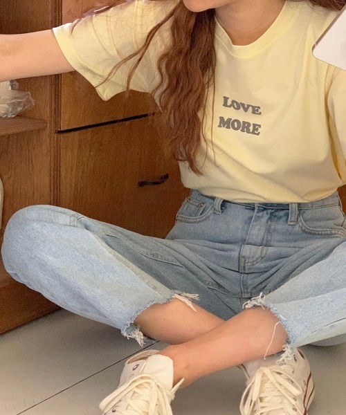 Dalfwin（ダールフィン）の「韓国ファッション LOVEMORE発泡ロゴ半袖Tシャツ（Tシャツ/カットソー・レディース・イエロー/ブラック/アイボリー・FREE）」の17枚目の写真