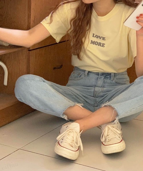 Dalfwin（ダールフィン）の「韓国ファッション LOVEMORE発泡ロゴ半袖Tシャツ（Tシャツ/カットソー・レディース・イエロー/ブラック/アイボリー・FREE）」の18枚目の写真