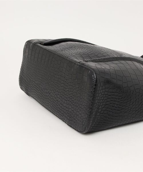 LUGG NAGG(ラグナグ)の「【adottona/アドット】軽量・型押しシンプルトートバッグ(トートバッグ・レディース・アイボリー/ブラック・FREE)」の5枚目の写真