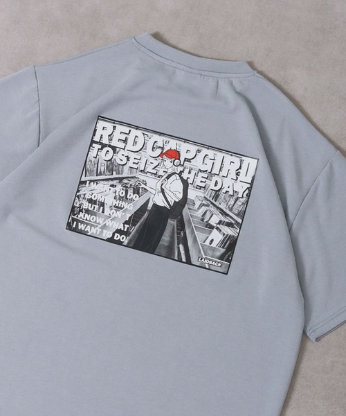 Red Cap Girl(レッドキャプガール)の「Red Cap Girl 冷感とろみポンチ バックイラスト ビッグシルエットスリット半袖Tシャツ(Tシャツ/カットソー・メンズ・ブラック系その他/グレイッシュベージュ/ホワイト/ホワイト系その他/ブルー系その他/ブラック/ブルー/ベージュ系その他・L/M)」の8枚目の写真
