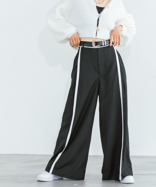  COLLECTION サイドライン　ワイドスラックス PAGEBOY（ページボーイ）の「サイドラインワイドスラックス