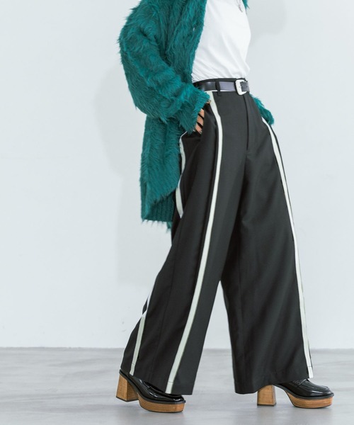 PAGEBOY(ページボーイ)の「サイドラインワイドスラックス(スラックス・レディース・チャコールグレー/ブラック/ベージュ・FREE)」の14枚目の写真