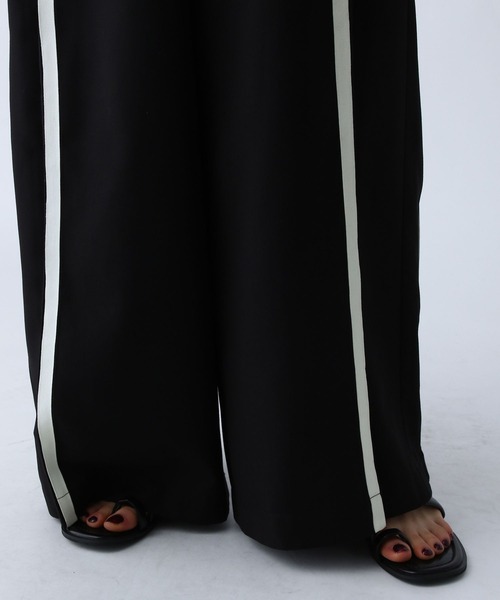 PAGEBOY(ページボーイ)の「サイドラインワイドスラックス(スラックス・レディース・チャコールグレー/ブラック/ベージュ・FREE)」の17枚目の写真