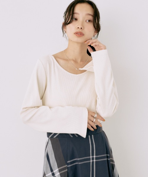 earth music&ecology（アースミュージックアンドエコロジー）の「2WAYネックリブプルオーバー（Tシャツ/カットソー・レディース・オフホワイト/ブラック/ピンクベージュ/カーキ・S/M）」の17枚目の写真