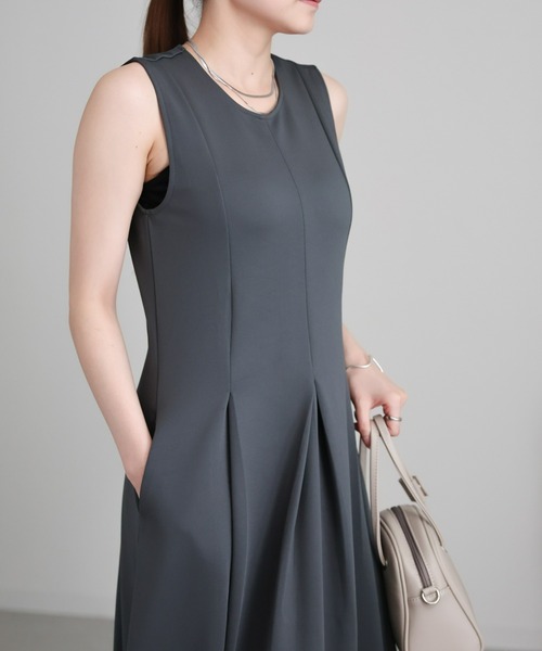 sakishimatokyo（サキシマトーキョー）の「ポンチタックノースリワンピース/フォーマル（ワンピース・レディース・ベージュ/ブラック/チャコールグレー・FREE）」の14枚目の写真