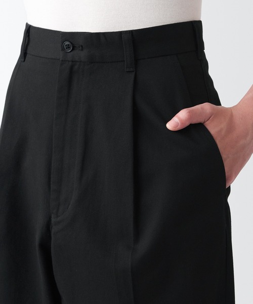 無印良品(ムジルシリョウヒン)の「チノタックワイドパンツ(チノパンツ・メンズ・キナリ/ブラック/ダークブラウン/ライトベージュ・70/73/88/85/76/79/82)」の16枚目の写真