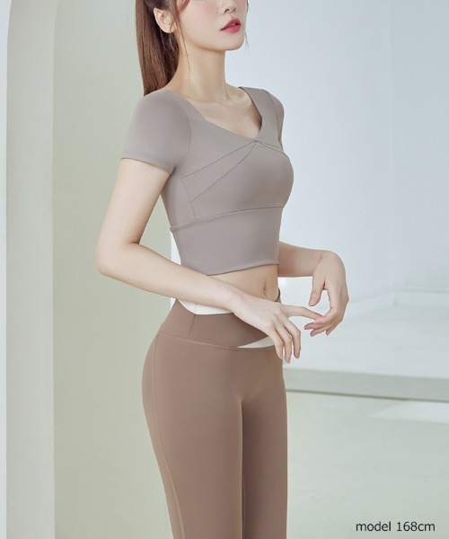 SAISON DE PAPILLON（セゾンドパピヨン）の「パッド付半袖トップ ブラトップ タンクトップ スポーツウェア（スポーツブラ・レディース・ブラック/グレー/パープル/ピンク/イエロー/グリーン/ベージュ/ブルー・L/M）」の22枚目の写真