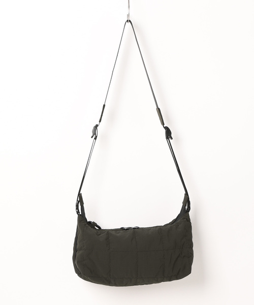 ADAM PATEK(アダムパテック)の「《ADAM PATEK》square quilt mini shoulder bag(ショルダーバッグ・レディース・ブルー/ホワイト/ブラック・フリー)」の4枚目の写真