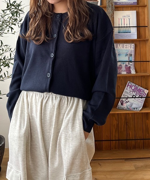SallyLunn(サリーラン)の「【8色展開】ベーシッククルーネックカーディガン(カーディガン/ボレロ・レディース・ブラウン/イエロー/ブラック/レッド/ブルー/ピンク/クリーム/ネイビー・FREE)」の5枚目の写真