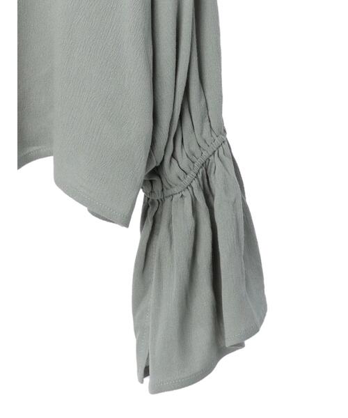 Petit fleur(プチフルール)の「・Petit Fleur ラッフルショルダーブラウス(シャツ/ブラウス・レディース・モカ/ブラック/グリーン・FREE)」の11枚目の写真