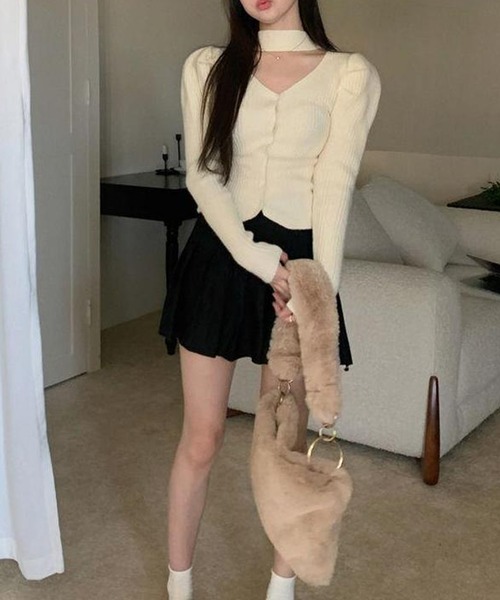 Nia（ニア）の「Nia(ニア)/チョーカー風　パフスリーブ　リブニット（ニット/セーター・レディース・ブラック/レッド/アイボリー・FREE）」の9枚目の写真