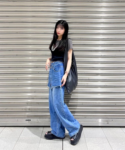 solleim（ソルレム）の「[3サイズ展開][全骨格美脚見え]スカートレイヤード風ワイドデニム（デニムパンツ・レディース・ブルー/ブラック系・S/M/L）」の16枚目の写真