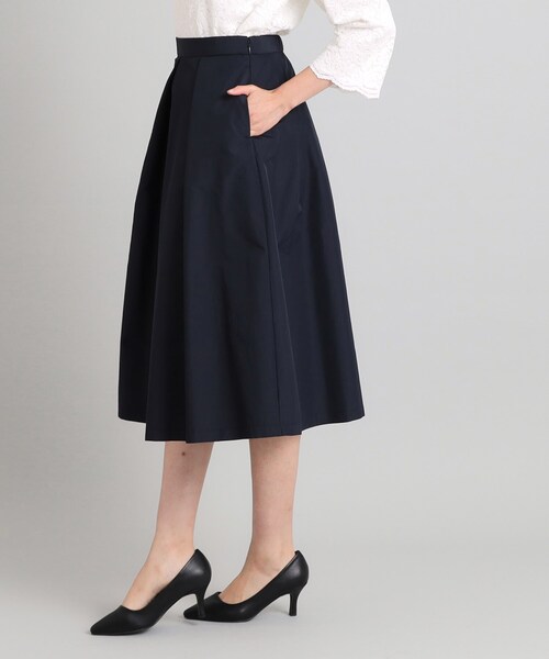 OPAQUE.CLIP（オペークドットクリップ）の「◆≪通勤・セレモニー対応≫ タックフレアスカート【洗濯機洗い可】（スカート・レディース・ネイビー/ブラック/ライトベージュ・42/38/40/36）」の3枚目の写真