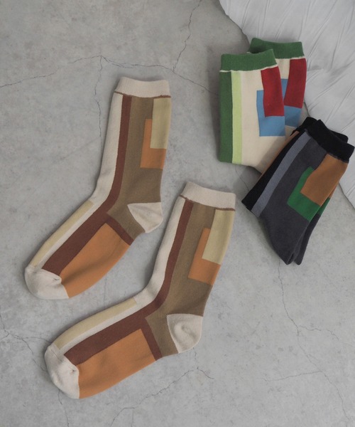 minia(ミニア)の「幾何学カラーソックス(ソックス/靴下・レディース・ブラック/グリーン/ベージュ・FREE)」の4枚目の写真