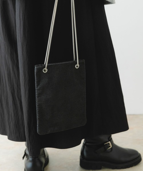 RODE SKO（ロデスコ）の「3WAYメタリックバッグ（ショルダーバッグ・レディース・ブラック/シルバー・ONE）」の3枚目の写真