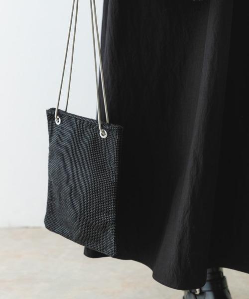 RODE SKO（ロデスコ）の「3WAYメタリックバッグ（ショルダーバッグ・レディース・ブラック/シルバー・ONE）」の4枚目の写真