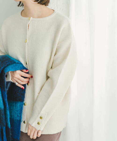 ITEMS URBANRESEARCH（アイテムズ アーバンリサーチ）の「ウールミックスノーカラーカーディガン（カーディガン/ボレロ・レディース・オフホワイト/ブラウン/ライトブルー・FREE）」の2枚目の写真